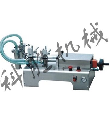 双头液体灌装机